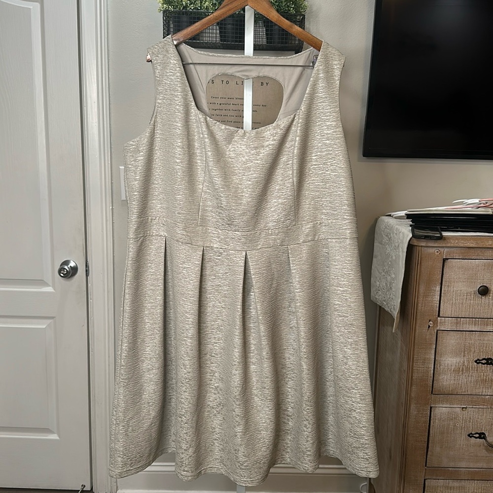 Gorgeous SimplyBe Silver Toned Cocktail Dress | Womens Full Figure Size 22